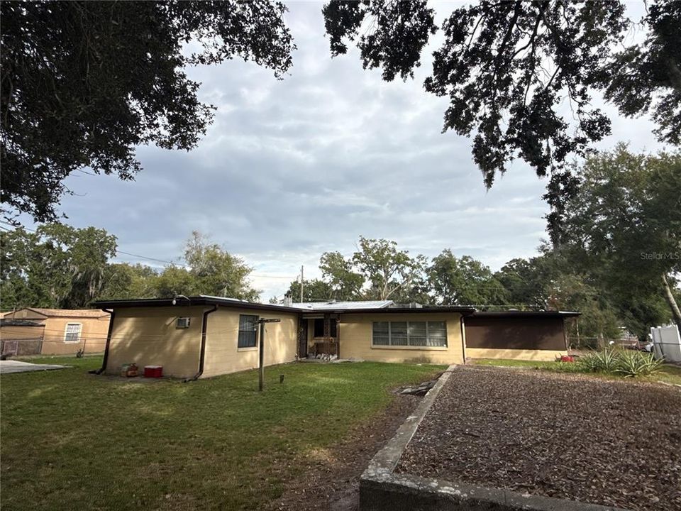 For Sale: $349,900 (4 beds, 3 baths, 2657 Square Feet)