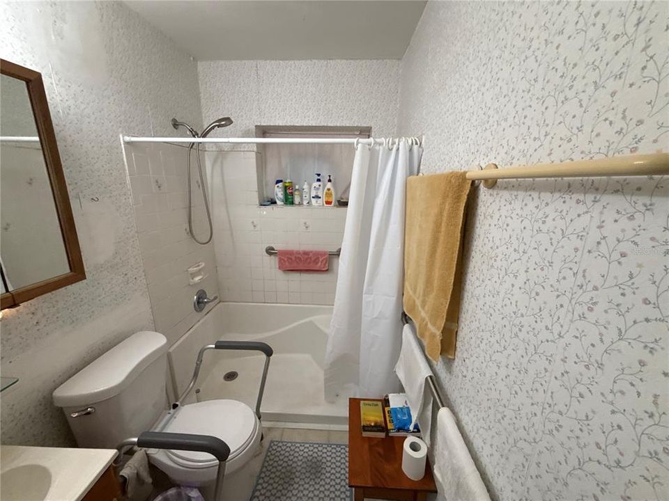 For Sale: $349,900 (4 beds, 3 baths, 2657 Square Feet)