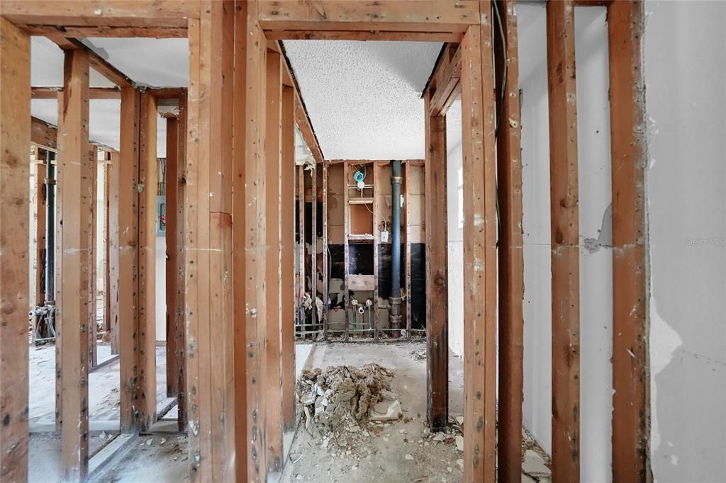 For Sale: $195,000 (2 beds, 2 baths, 1040 Square Feet)