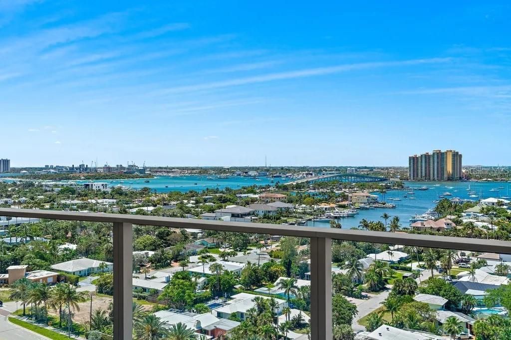 最近售出: $1,400,000 (2 贝兹, 2 浴室, 1610 平方英尺)