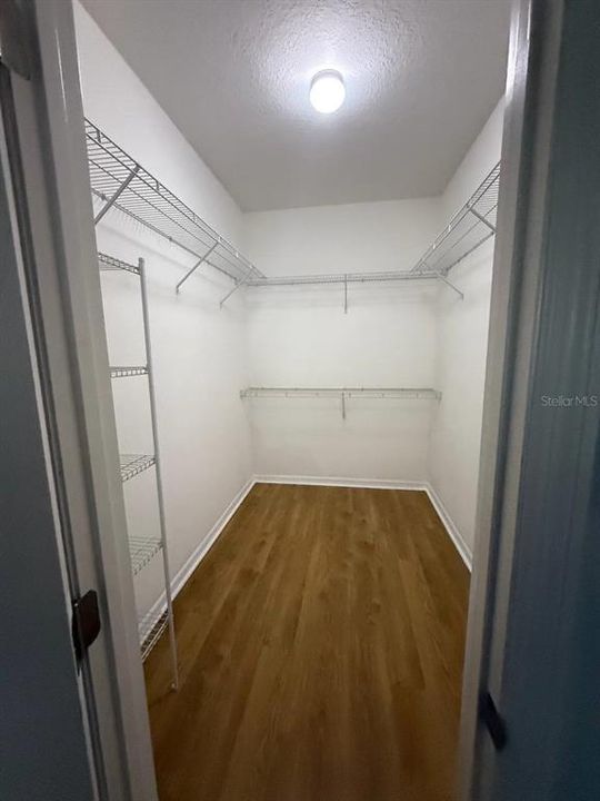 For Rent: $2,365 (4 beds, 2 baths, 1876 Square Feet)