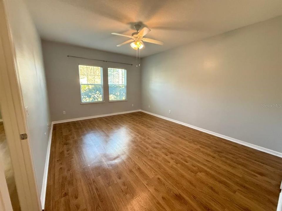 For Rent: $2,365 (4 beds, 2 baths, 1876 Square Feet)