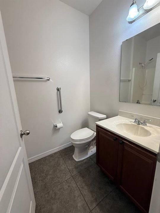 For Rent: $2,365 (4 beds, 2 baths, 1876 Square Feet)