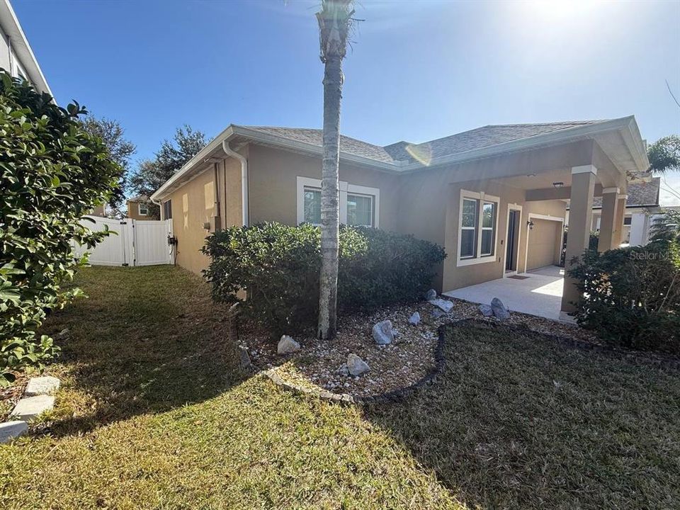 For Rent: $2,365 (4 beds, 2 baths, 1876 Square Feet)