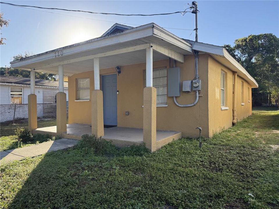 待售: $125,000 (3 贝兹, 1 浴室, 780 平方英尺)