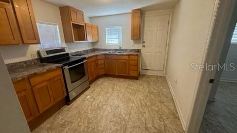 待售: $125,000 (3 贝兹, 1 浴室, 780 平方英尺)