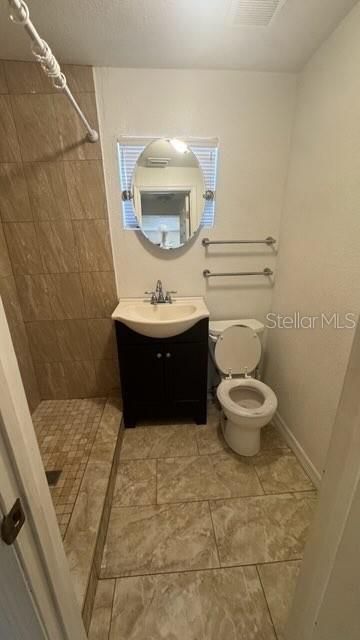 待售: $125,000 (3 贝兹, 1 浴室, 780 平方英尺)