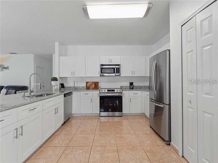 En Renta: $2,800 (4 camas, 2 baños, 2778 Pies cuadrados)