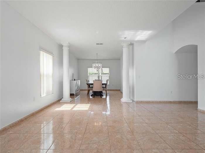 En Renta: $2,800 (4 camas, 2 baños, 2778 Pies cuadrados)