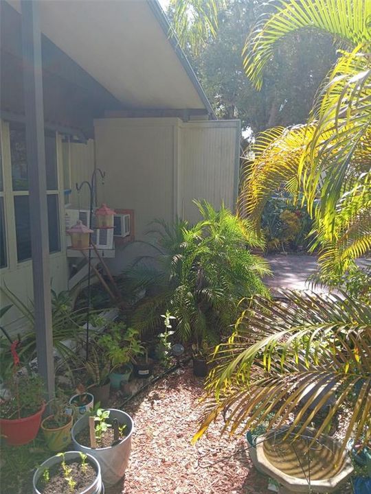 For Sale: $60,000 (2 beds, 2 baths, 1000 Square Feet)