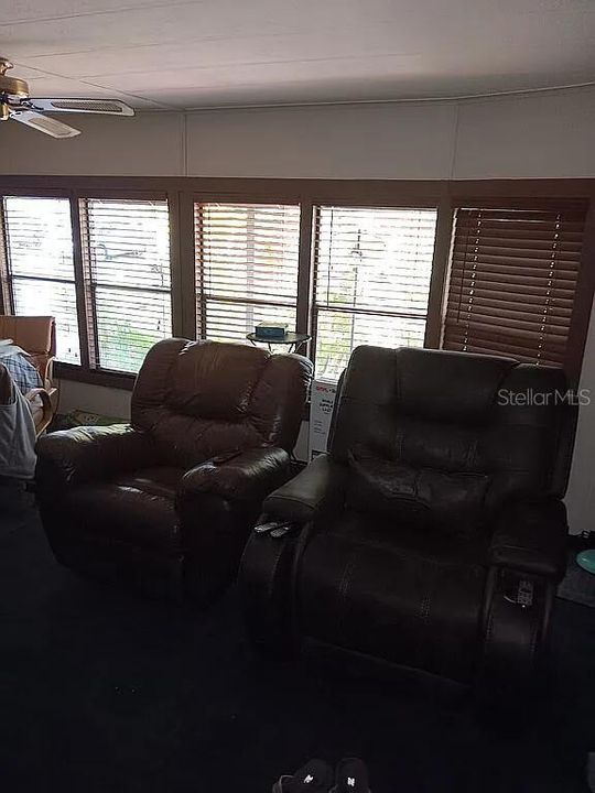 For Sale: $60,000 (2 beds, 2 baths, 1000 Square Feet)