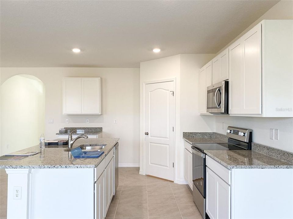 En Renta: $2,480 (5 camas, 3 baños, 2696 Pies cuadrados)