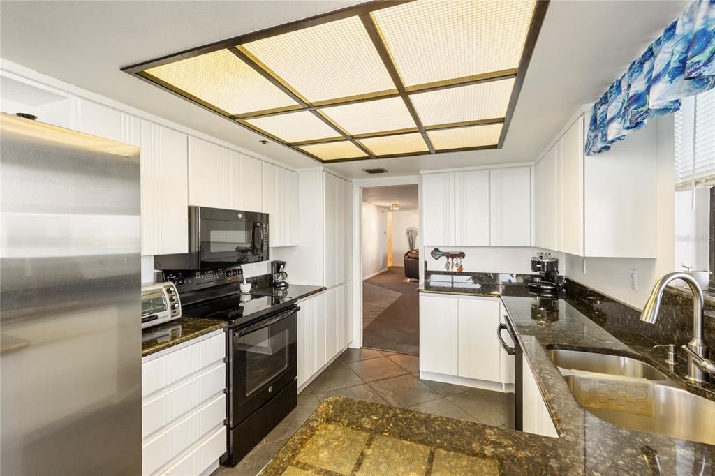 На продажу: $850,000 (2 спален, 2 ванн, 1880 Квадратных фут)