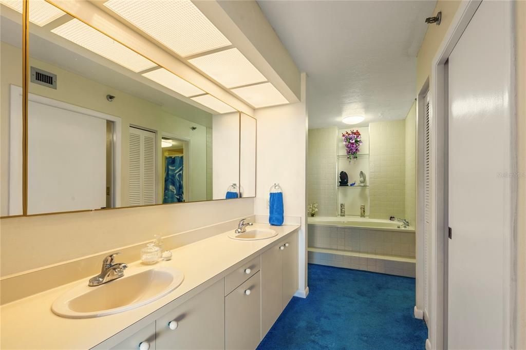 На продажу: $850,000 (2 спален, 2 ванн, 1880 Квадратных фут)