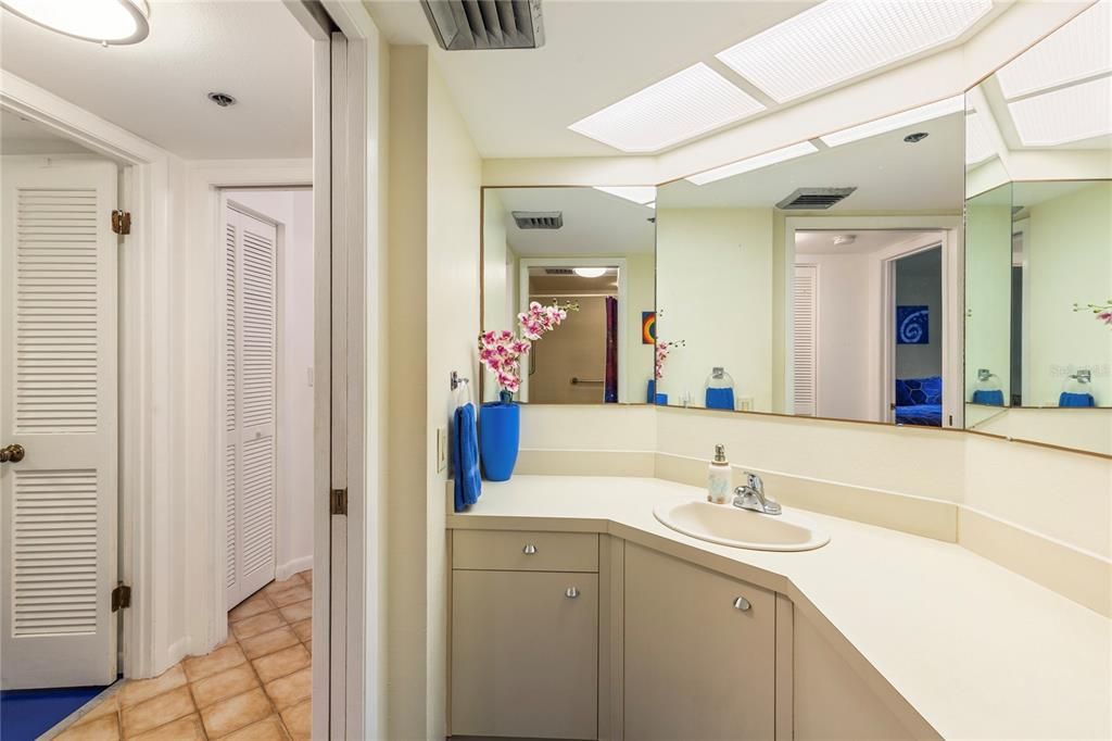 На продажу: $850,000 (2 спален, 2 ванн, 1880 Квадратных фут)