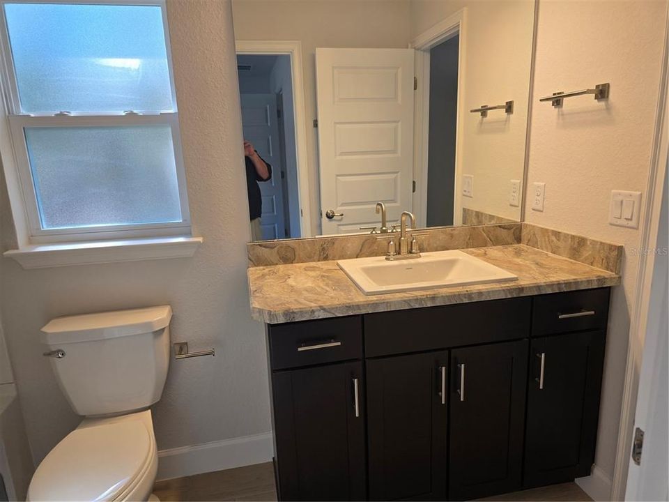 Activo con contrato: $329,250 (4 camas, 3 baños, 2117 Pies cuadrados)