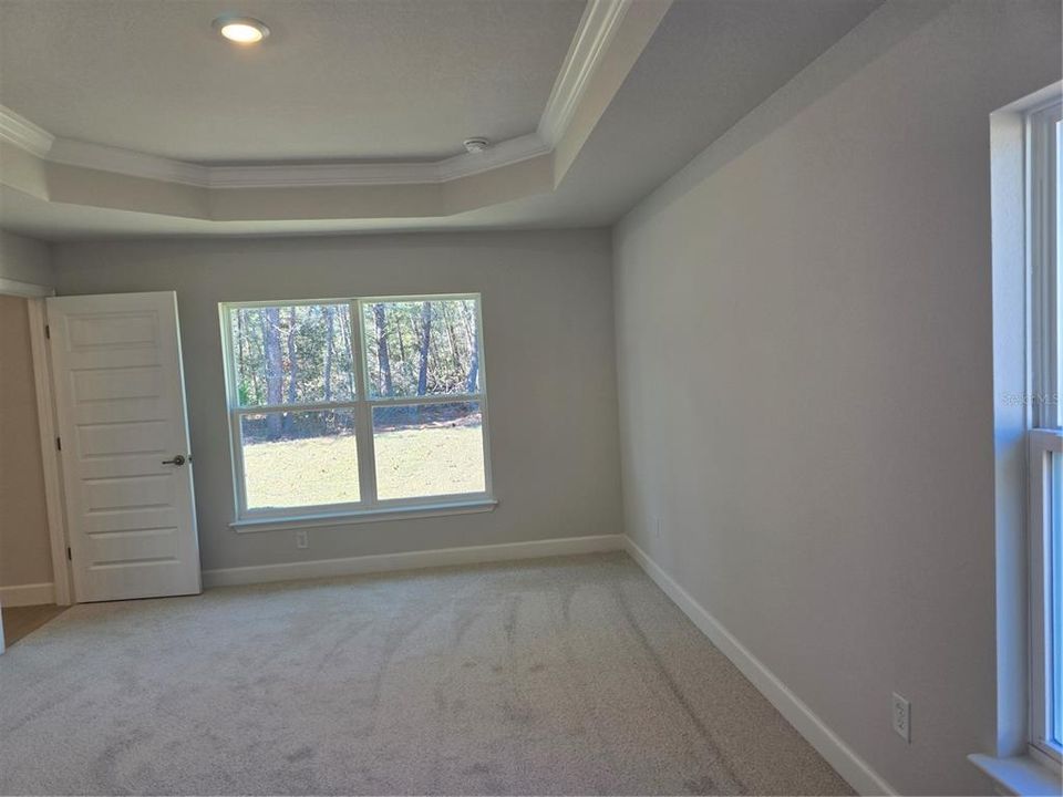 Activo con contrato: $329,250 (4 camas, 3 baños, 2117 Pies cuadrados)