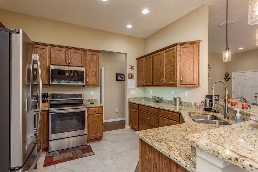 На продажу: $450,000 (2 спален, 2 ванн, 1577 Квадратных фут)