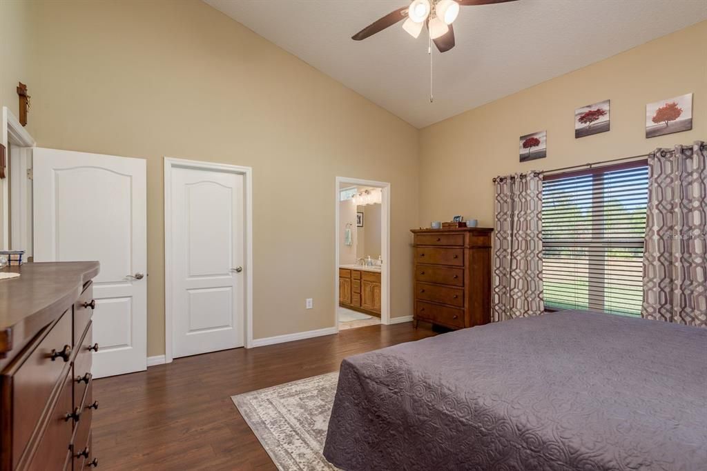 На продажу: $450,000 (2 спален, 2 ванн, 1577 Квадратных фут)