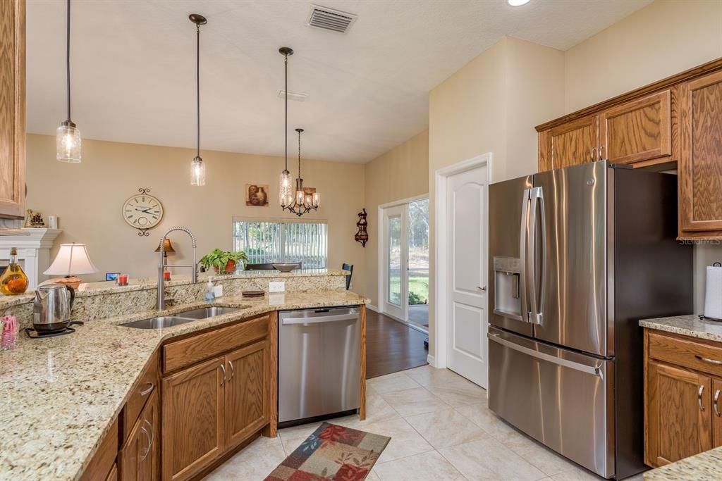 На продажу: $450,000 (2 спален, 2 ванн, 1577 Квадратных фут)