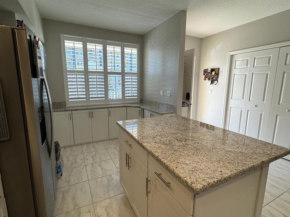 For Rent: $2,500 (2 beds, 2 baths, 1324 Square Feet)