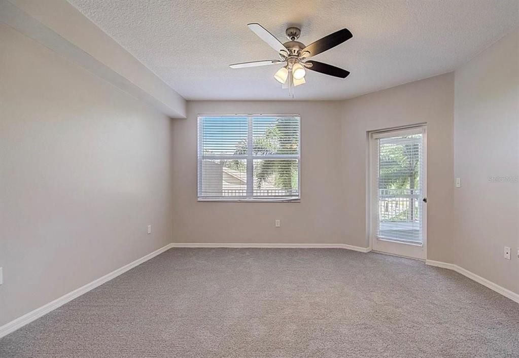 For Rent: $2,500 (2 beds, 2 baths, 1324 Square Feet)