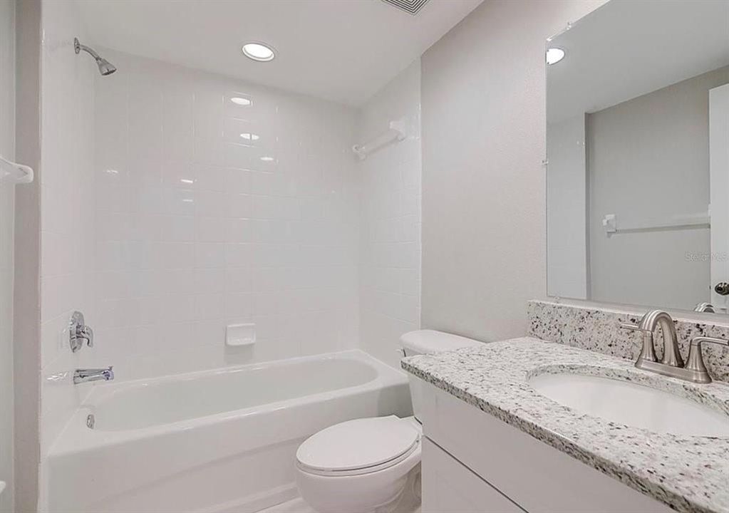 For Rent: $2,500 (2 beds, 2 baths, 1324 Square Feet)