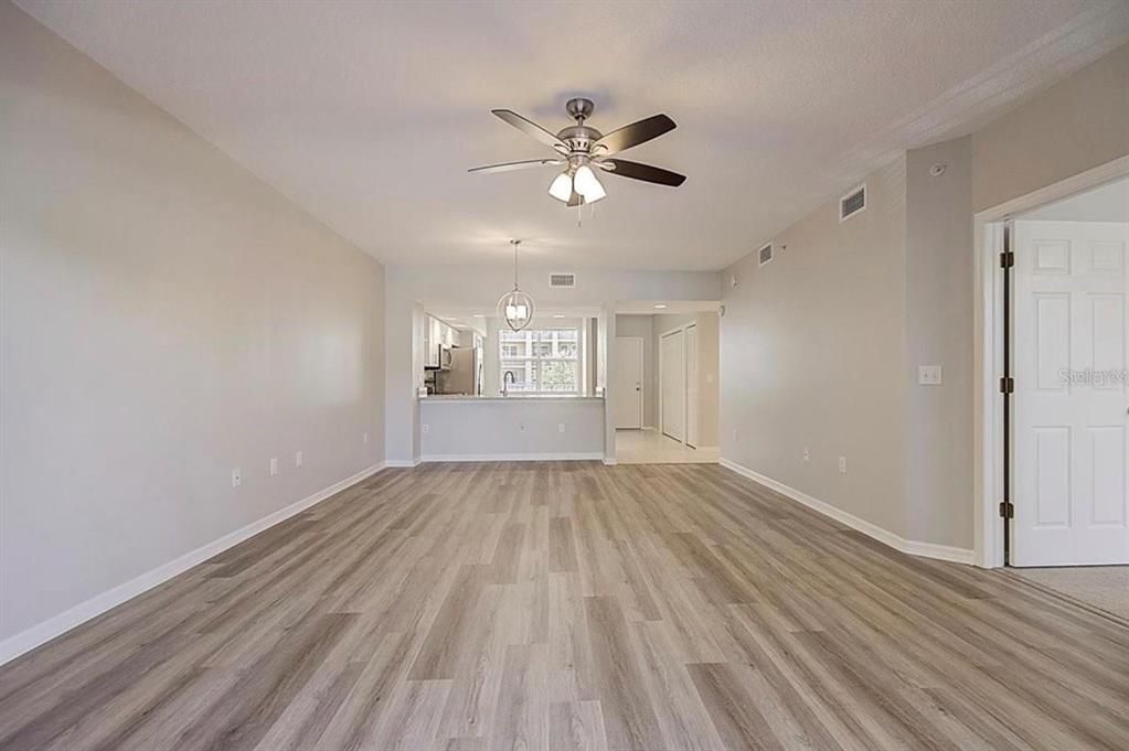 For Rent: $2,500 (2 beds, 2 baths, 1324 Square Feet)