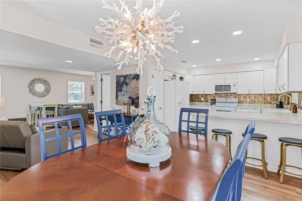 出租: $4,500 (2 贝兹, 2 浴室, 1415 平方英尺)