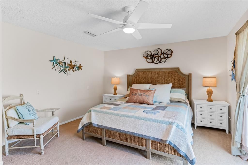 出租: $4,500 (2 贝兹, 2 浴室, 1415 平方英尺)