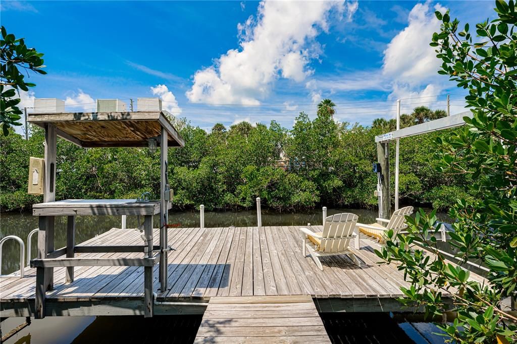 出租: $4,500 (2 贝兹, 2 浴室, 1415 平方英尺)