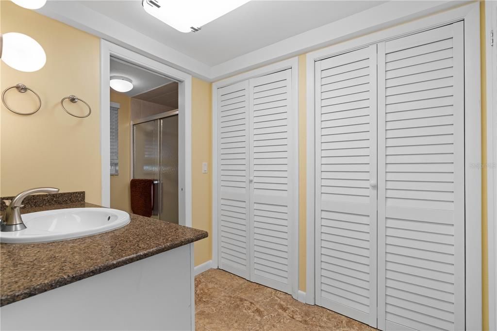 En Venta: $349,000 (2 camas, 2 baños, 1581 Pies cuadrados)