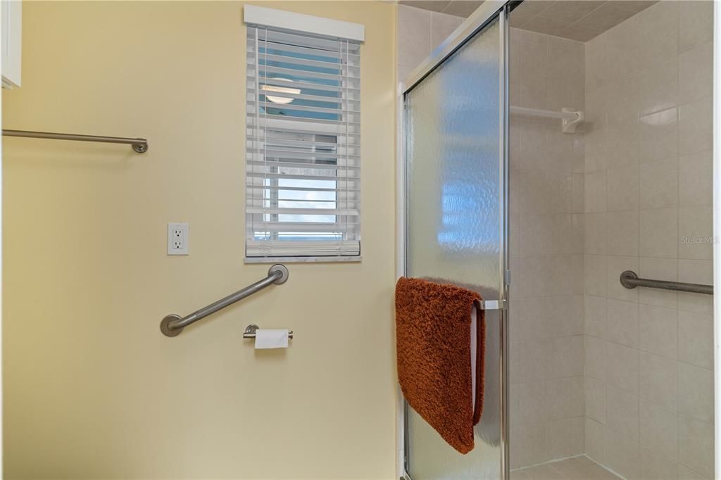 En Venta: $349,000 (2 camas, 2 baños, 1581 Pies cuadrados)