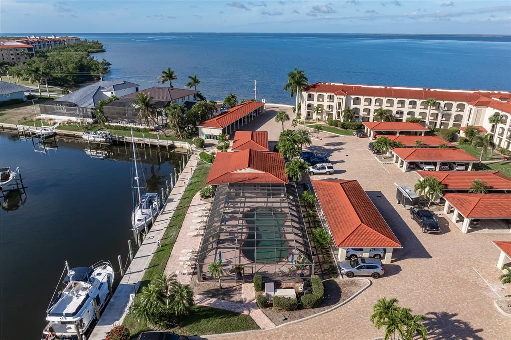 En Venta: $349,000 (2 camas, 2 baños, 1581 Pies cuadrados)