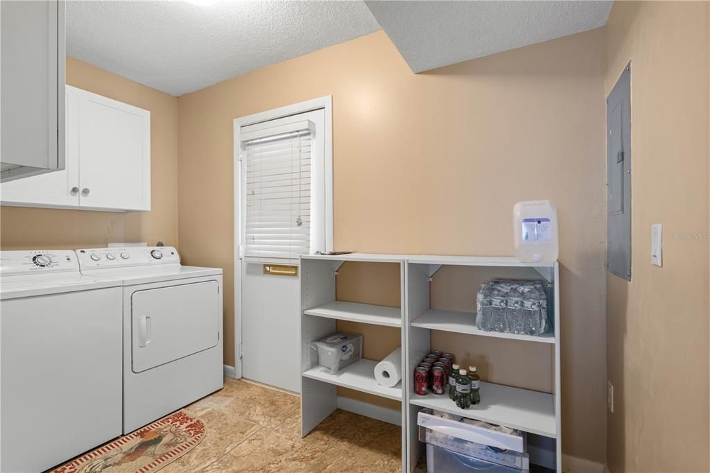 En Venta: $349,000 (2 camas, 2 baños, 1581 Pies cuadrados)