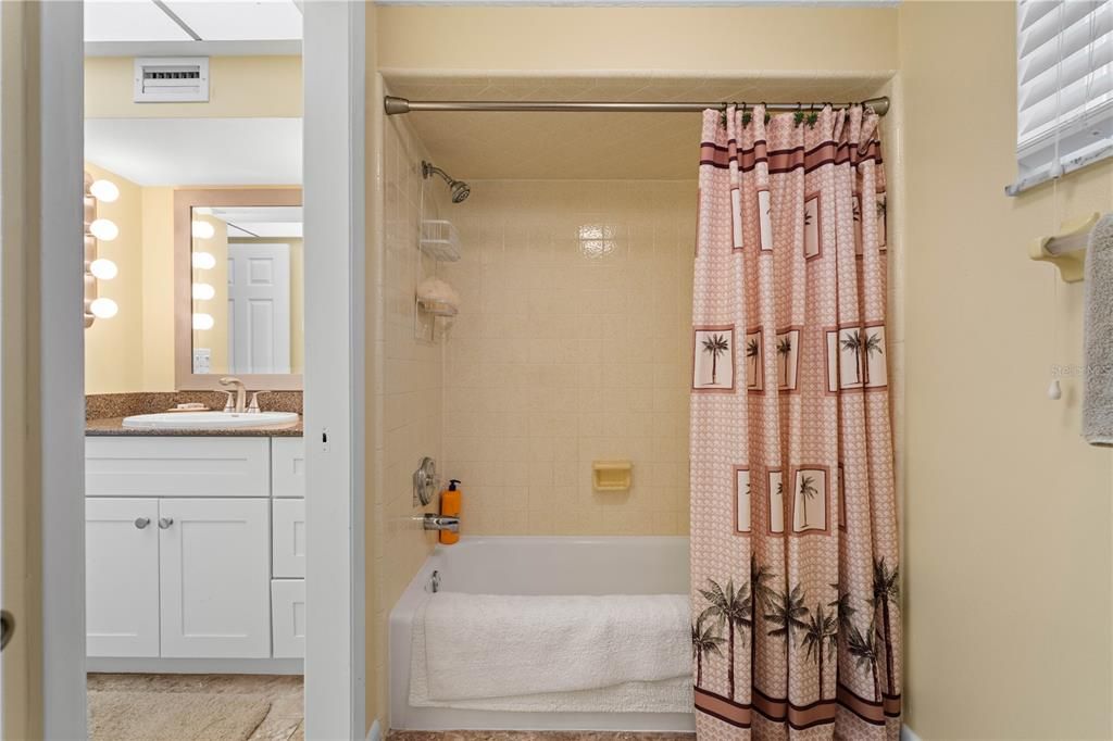 En Venta: $349,000 (2 camas, 2 baños, 1581 Pies cuadrados)