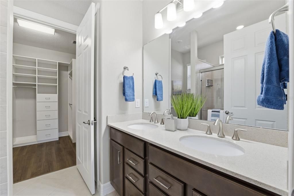 For Sale: $390,000 (2 beds, 2 baths, 1368 Square Feet)