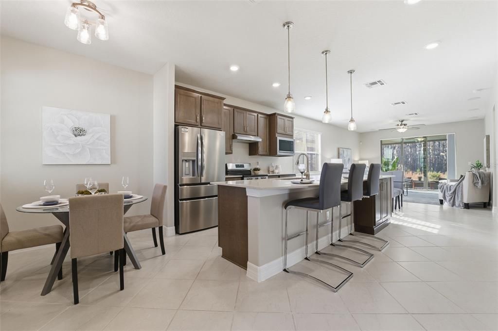 For Sale: $390,000 (2 beds, 2 baths, 1368 Square Feet)