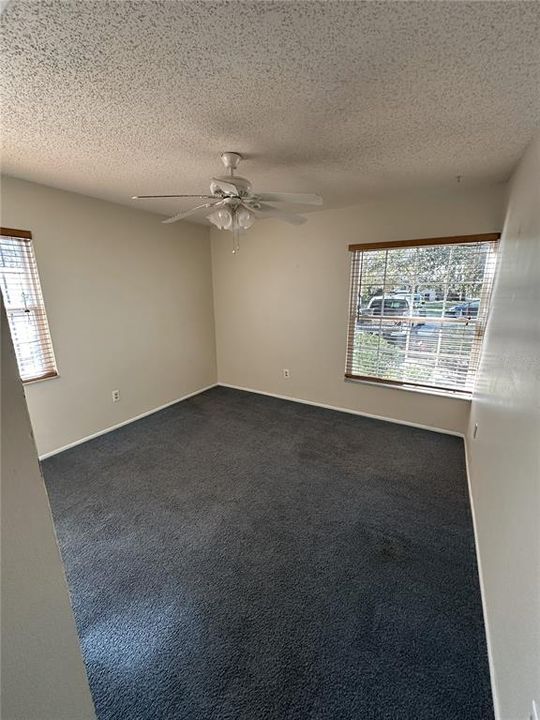 待售: $259,900 (2 贝兹, 1 浴室, 1003 平方英尺)