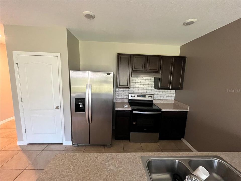 En Venta: $289,000 (4 camas, 2 baños, 1485 Pies cuadrados)