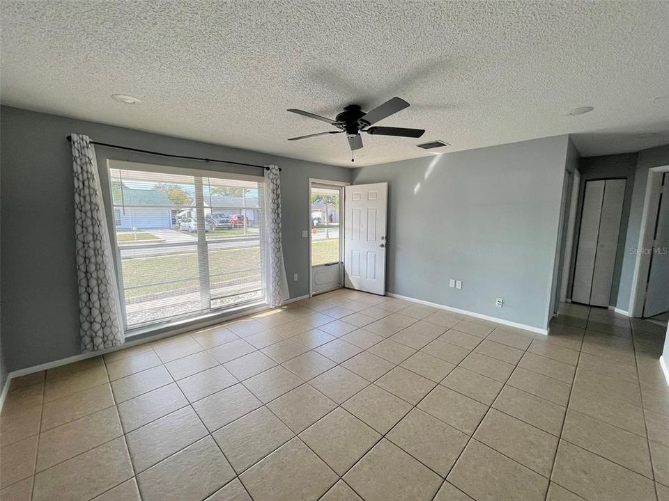 En Venta: $195,000 (2 camas, 1 baños, 806 Pies cuadrados)