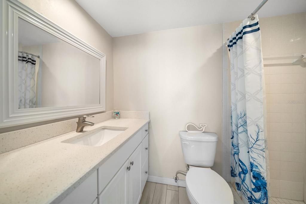 На продажу: $599,000 (2 спален, 2 ванн, 1181 Квадратных фут)