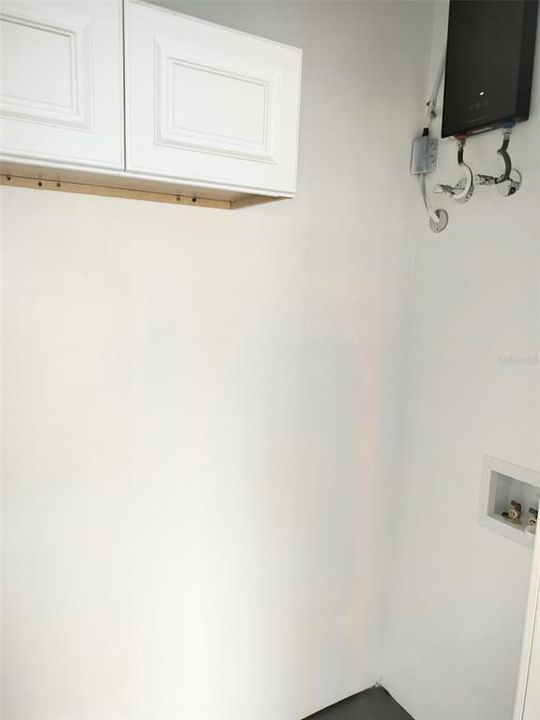 For Sale: $160,000 (2 beds, 1 baths, 660 Square Feet)