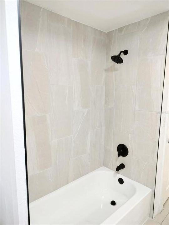 For Sale: $160,000 (2 beds, 1 baths, 660 Square Feet)