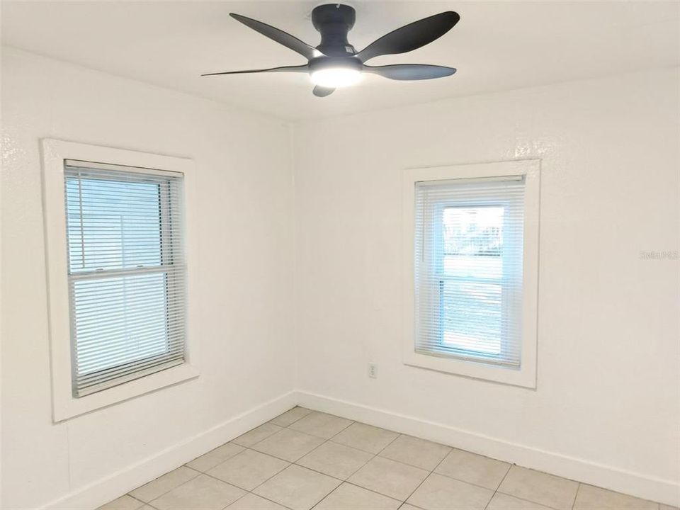 For Sale: $160,000 (2 beds, 1 baths, 660 Square Feet)