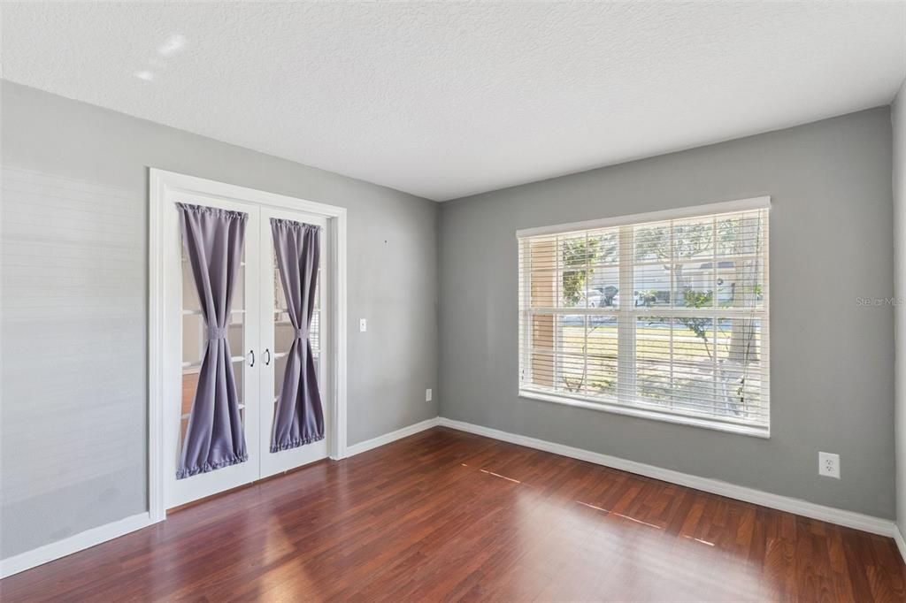 待售: $425,000 (5 贝兹, 2 浴室, 3106 平方英尺)