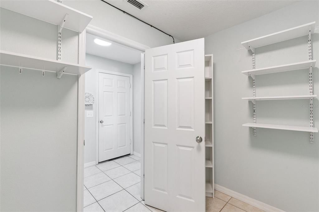 待售: $425,000 (5 贝兹, 2 浴室, 3106 平方英尺)