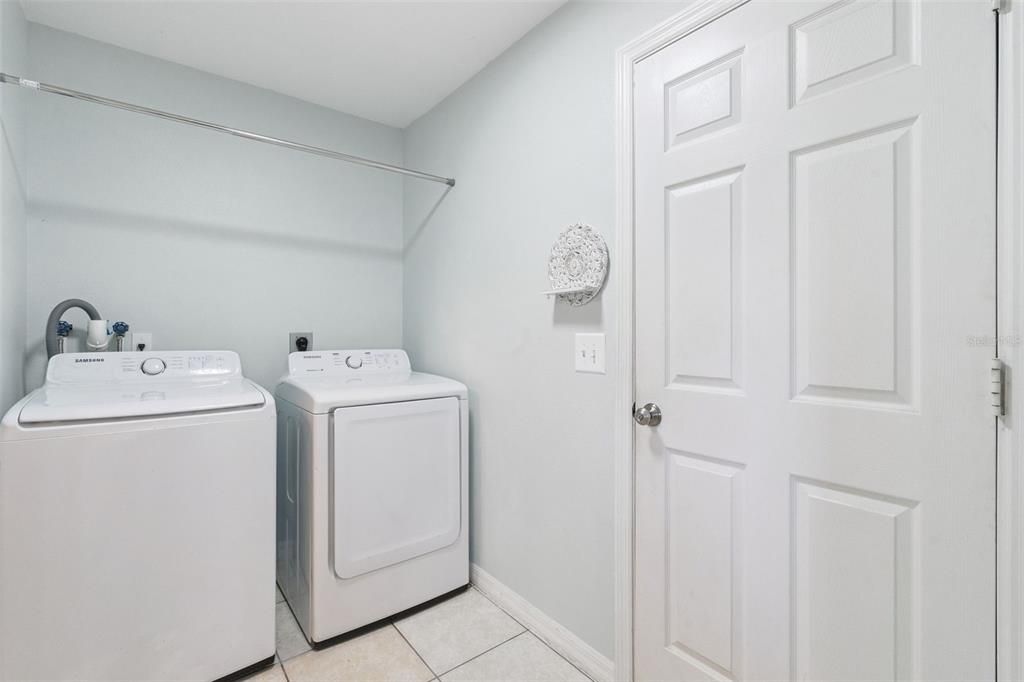 待售: $425,000 (5 贝兹, 2 浴室, 3106 平方英尺)