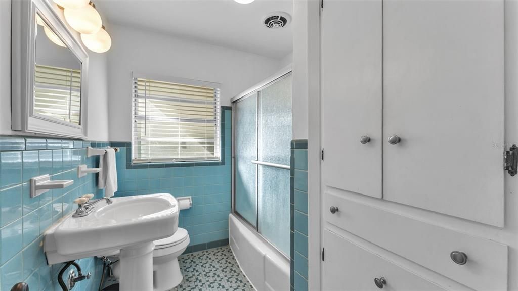 For Sale: $399,000 (3 beds, 2 baths, 1769 Square Feet)