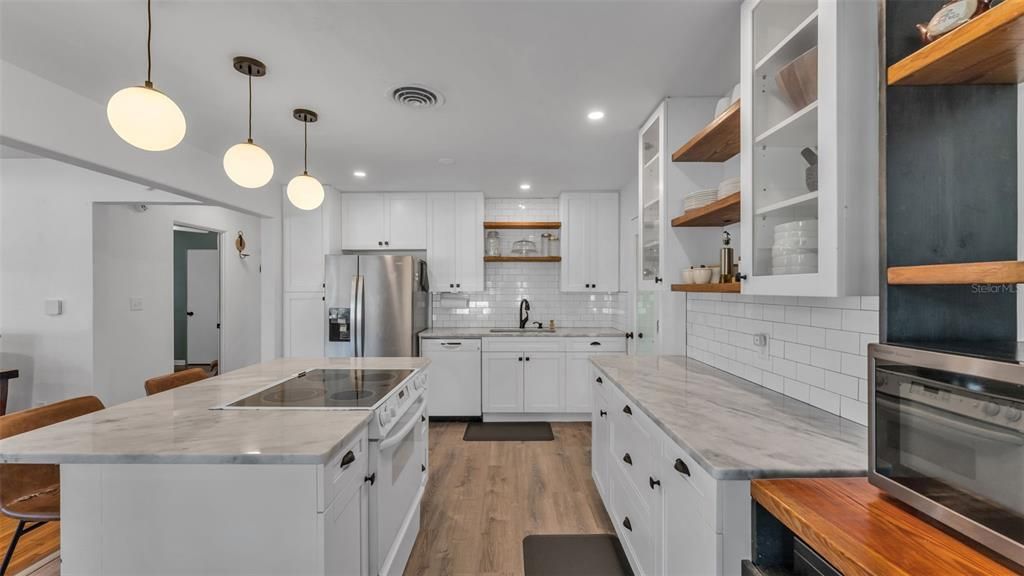 For Sale: $399,000 (3 beds, 2 baths, 1769 Square Feet)